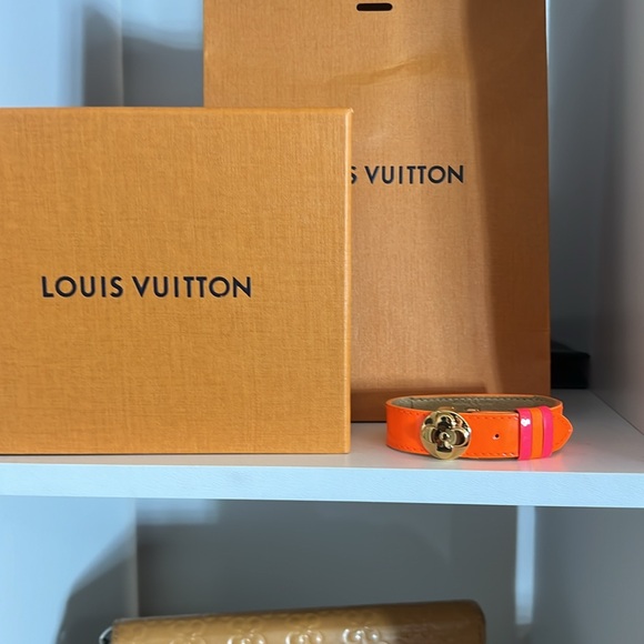 ๐ฅ๐ฅ LOUIS VUITTON orange in leather bracelet - Picture 1 of 6